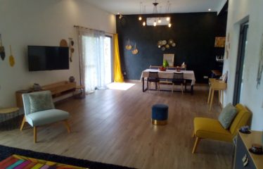 MALICOUNDA : Villa contemporaine 3 chambres avec son jardin luxuriant à vendre