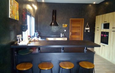 MALICOUNDA : Villa contemporaine 3 chambres avec son jardin luxuriant à vendre