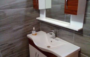 NGAPAROU : Bâtisse originale de 6 chambres à vendre