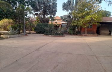 NGUERIGNE : Exceptionnelle propriété composée de 3 villas à vendre