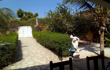 WARANG : Villa 3 chambres et ses deux dépendances à vendre