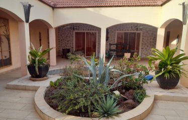 NGUERIGNE : Exceptionnelle propriété composée de 3 villas à vendre