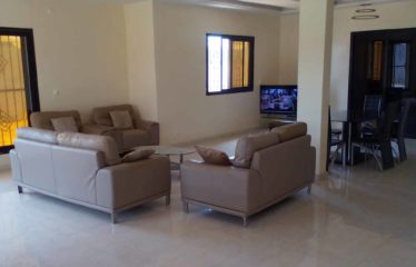 NGAPAROU : Bâtisse originale de 6 chambres à vendre