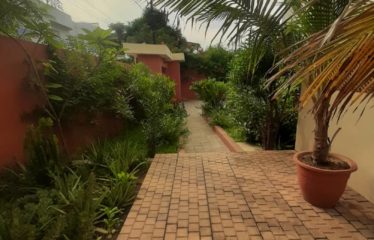 DAKAR FANN RESIDENCE : Immeuble de 3 appartements à louer