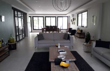 DAKAR ALMADIES : Maison de 5 chambres à louer