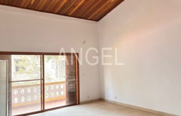 DAKAR ALMADIES : Très belle Villa R+1 à louer