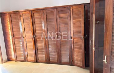 DAKAR ALMADIES : Très belle Villa R+1 à louer