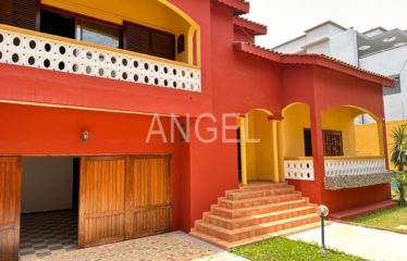 DAKAR ALMADIES : Très belle Villa R+1 à louer