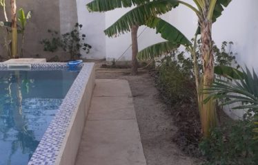 WARANG : Studio avec piscine à louer