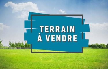 NGAPAROU : Terrain à vendre de 1 143 m2 constructible bord de route principale
