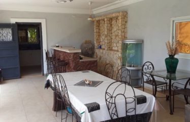 SOMONE : Propriété de standing au fort potentiel à vendre