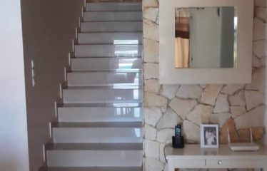 SOMONE : Propriété de standing au fort potentiel à vendre