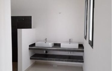 SALY : Villa contemporaine 3 chambres avec piscine proche plages et commerces à louer