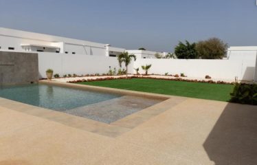 SALY : Villa contemporaine 3 chambres avec piscine proche plages et commerces à louer