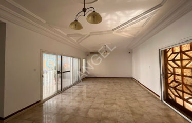 DAKAR POINT E : Belle villa avec piscine à louer