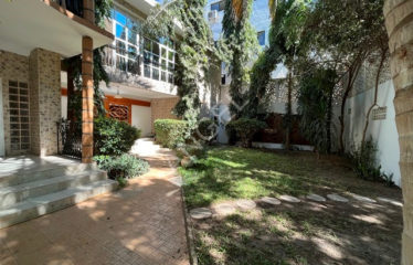 DAKAR POINT E : Belle villa avec piscine à louer