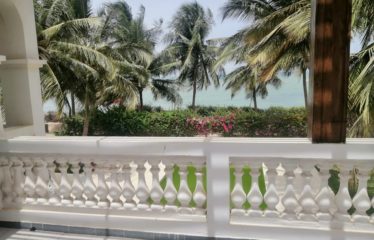 SALY : Belle villa à vendre pieds dans l’eau