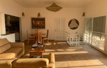 NIANING : Villa R+1 pieds dans l’eau 3 chambres à vendre