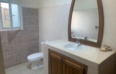 NIANING : Villa R+1 pieds dans l’eau 3 chambres à vendre