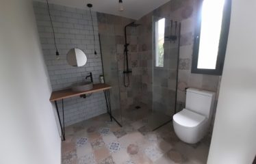 NGAPAROU : Villa coquète neuve 4 chambres avec piscine à vendre