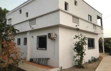 NIANING : Villa R+1 pieds dans l’eau 3 chambres à vendre