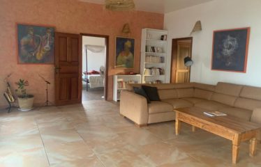 NIANING : Villa R+1 pieds dans l’eau 3 chambres à vendre