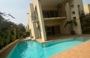 DAKAR FANN : Villa sur jardin de Fann à louer