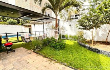 DAKAR ALMADIES : Belle villa de 500m² à louer sur 3 niveaux