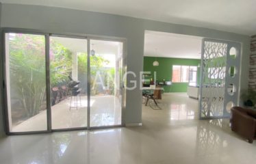 DAKAR MERMOZ : Une grande villa à louer 6 chambres