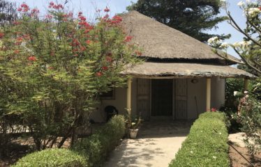 WARANG : Maison en forme de Case à vendre 3 pièces sur un terrain de 725 m2