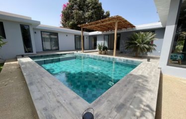 NGAPAROU : Villa neuve à vendre de 4 chambres avec piscine