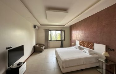 SALY : Superbe Appartement 4 pièces 230M² piscine gardien sécurité