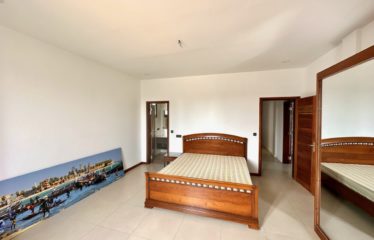 SALY : Superbe Appartement 4 pièces 230M² piscine gardien sécurité