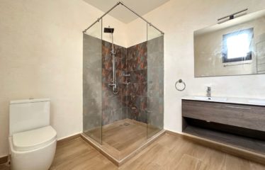 SALY : Superbe Appartement 4 pièces 230M² piscine gardien sécurité