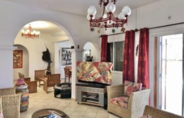 SALY : Belle villa à vendre pieds dans l’eau