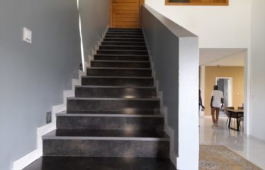 NGAPAROU : Villa contemporaine 6 chambres R+2 à vendre