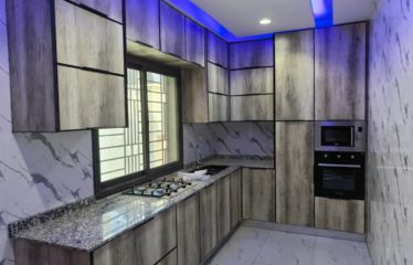 NGAPAROU : Villa moderne de standing R+2 avec piscine à vendre