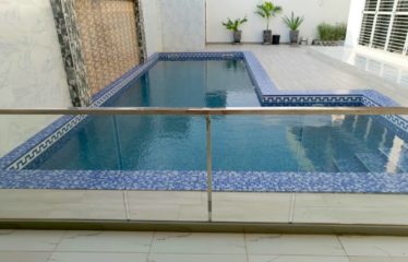 NGAPAROU : Villa moderne de standing R+2 avec piscine à vendre