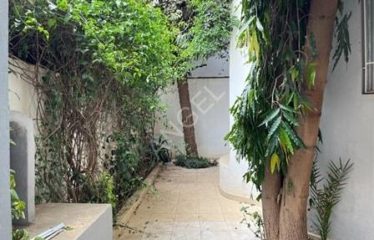 DAKAR CITE KEUR GORGUI : Villa à vendre 380 m²