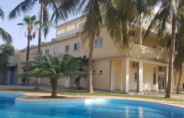 NGAPAROU : Grande villa de standing avec piscine à vendre