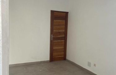 NGAPAROU : Villa 3 chambres neuve 140 m2 avec piscine.