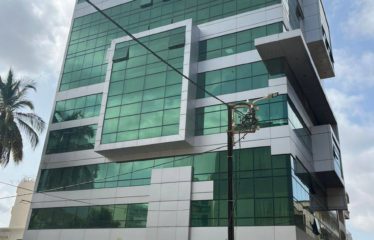 DAKAR PLATEAU : Immeuble R+8 à vendre