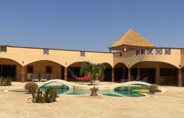 SOMONE : Villa spacieuse avec grande piscine à vendre