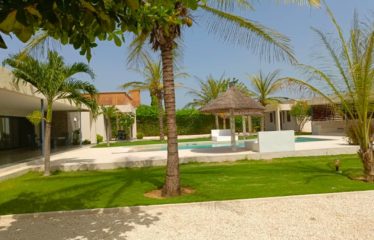 NGAPAROU : Villa plain-pied de standing avec piscine à louer