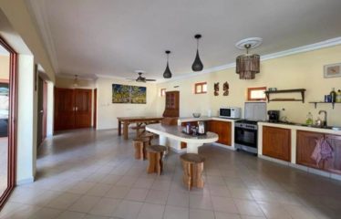 SOMONE : Villa spacieuse avec grande piscine à vendre