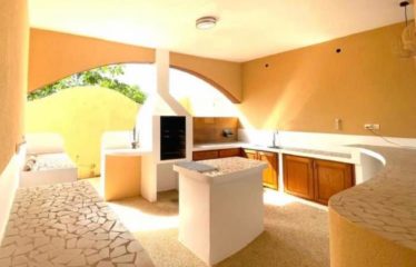 SOMONE : Villa spacieuse avec grande piscine à vendre