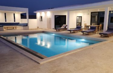 NGUÉRIGNE : Villa 4 chambres avec piscine sur un terrain de 1 672 m2 à vendre