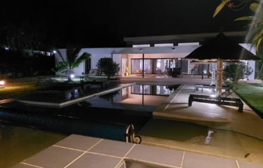 NGUERIGNE : Villa standing plain-pied 4 chambres avec piscine à vendre