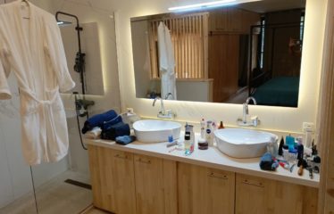 NGUERIGNE : Villa contemporaine 3 chambres/piscine avec un début d’extension à vendre