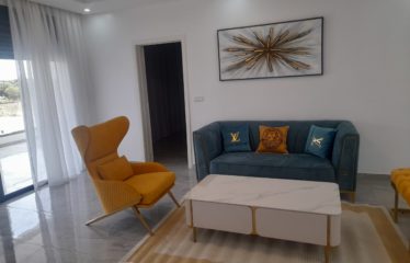 NGAPAROU : Villa contemporaine de standing en R+1 avec piscine à vendre